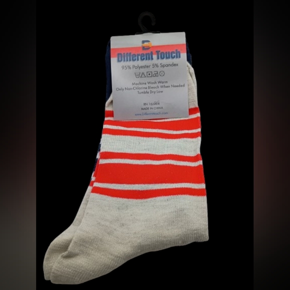 Fun Astronaut Novelty Socks Size 10-13 New! - Picture 2 of 2